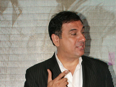 I felt awkward romancing Farah: Boman Irani